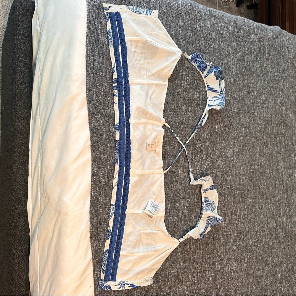 H&M blue and white cross strap button front top, size 6 - Picture 5 of 5